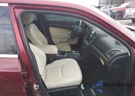 2015 Chrysler 300 Limited из США, поврежденный, VIN 2C3CCARG6FH831571